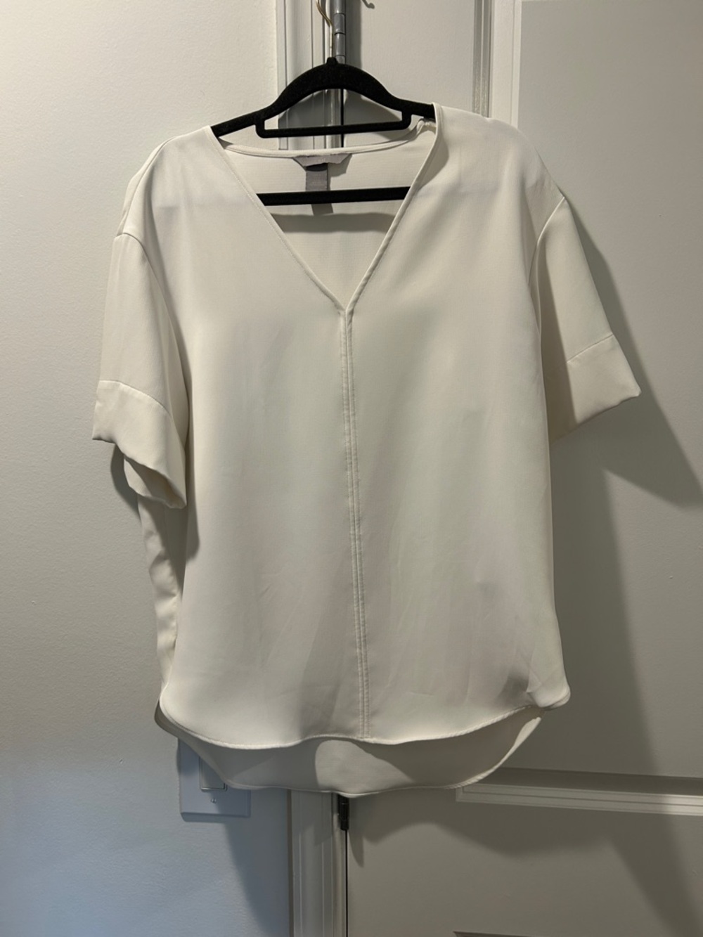 H&M Ivory V-Neck Short Sleeve Blouse